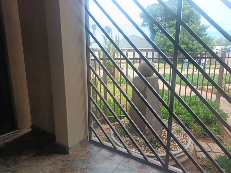 4 Bedroom Property for Sale in Rhodesdene Northern Cape